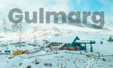 Kashmir tour package from Delhi