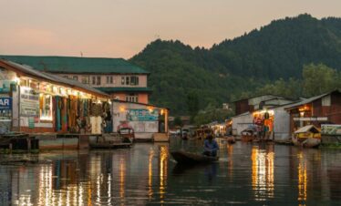 Some shops are available over the lake and some tourist shopping at Dal Lake, Srinagar in cheapest Kashmir tour package.