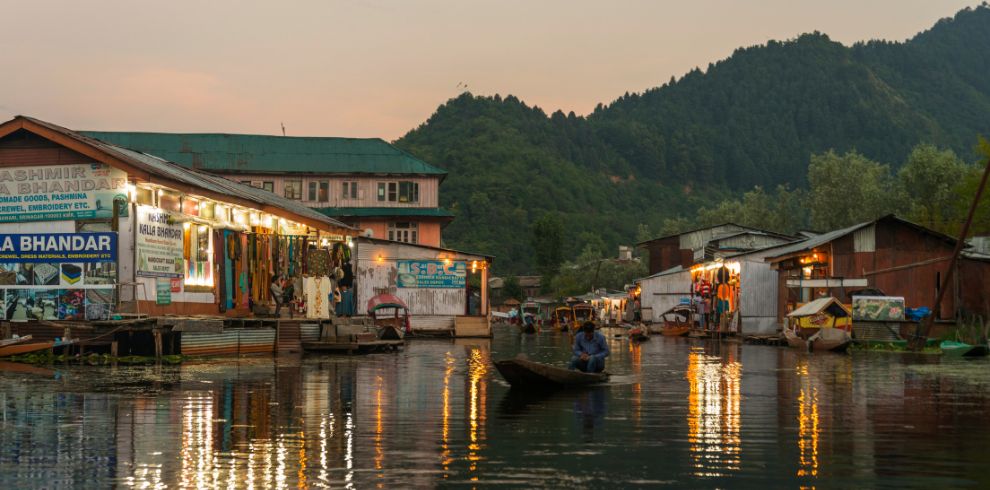 Some shops are available over the lake and some tourist shopping at Dal Lake, Srinagar in cheapest Kashmir tour package.