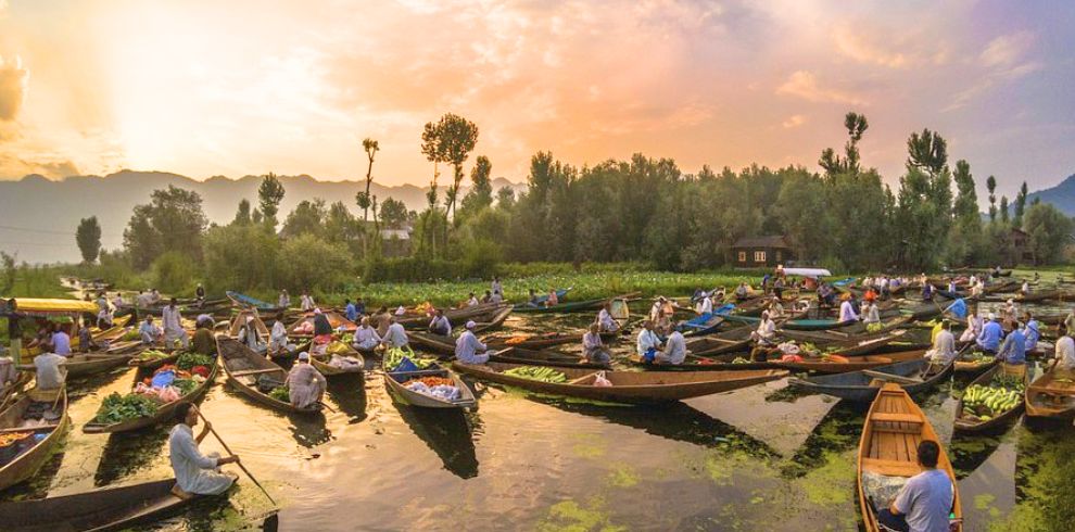 Floating Vegetable Market, Srinagar