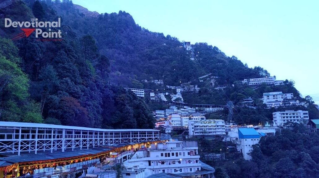 Vaishno Devi Navratri Special: Darshan, Festivities and Travel Tips 10 vaishno devi navratri special