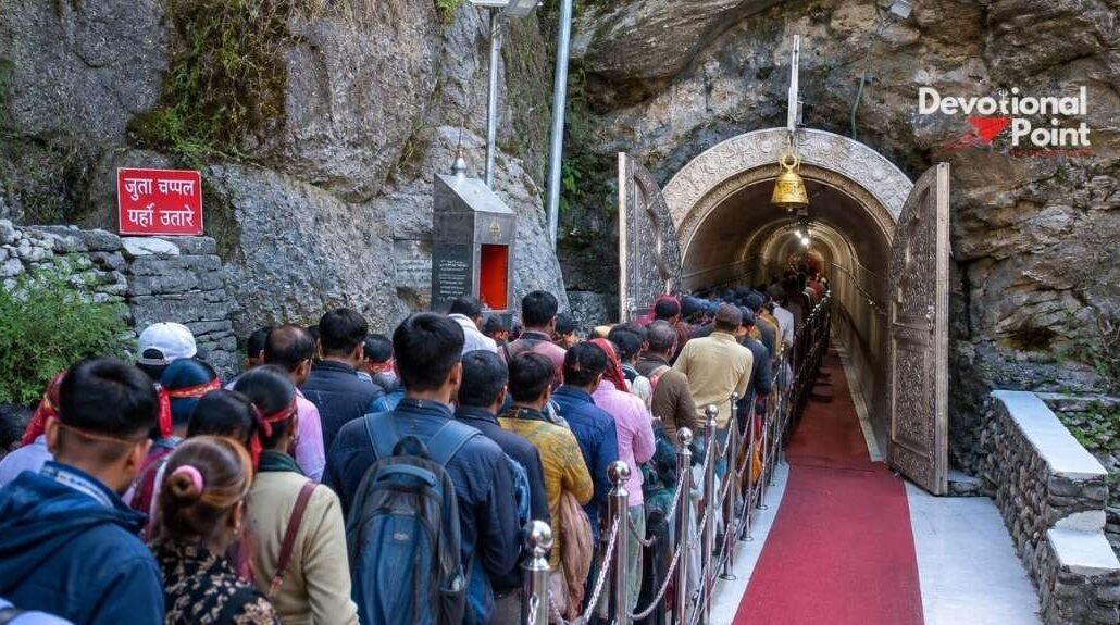 Vaishno Devi Old Cave vs New Cave: Differences, History & Darshan Guide 9 vasihno devi new cave