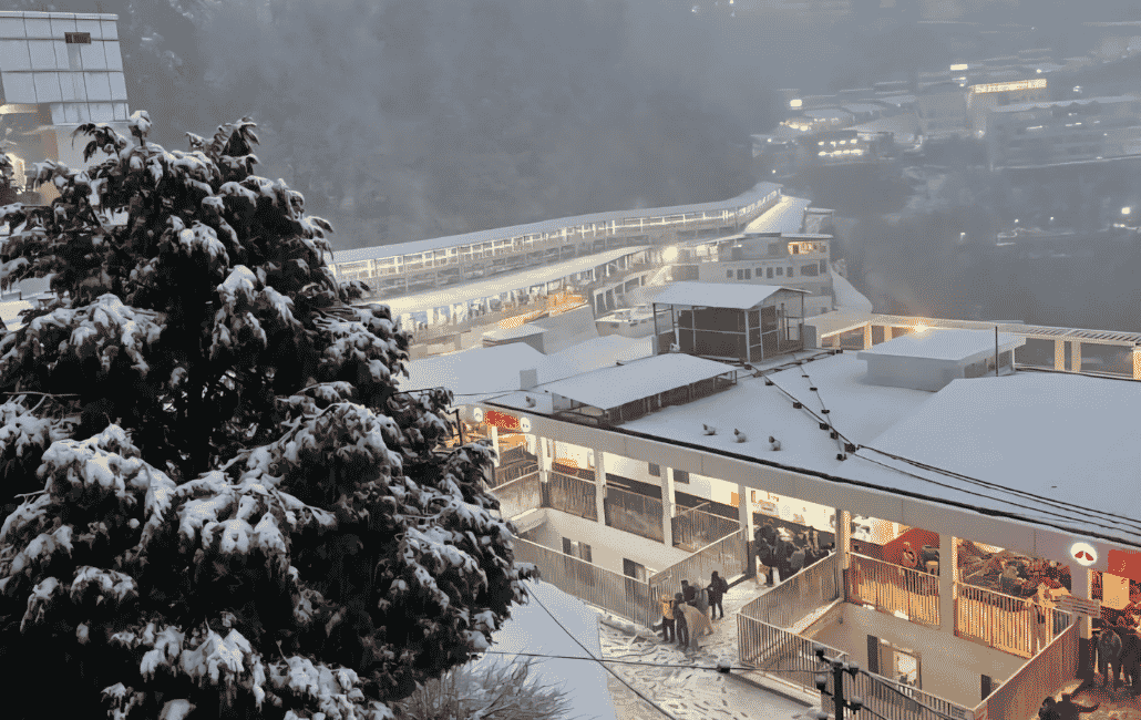 Best Time to Visit Vaishno Devi: A Complete Seasonal Guide 16 Snowfall at Vaishno Devi Temple