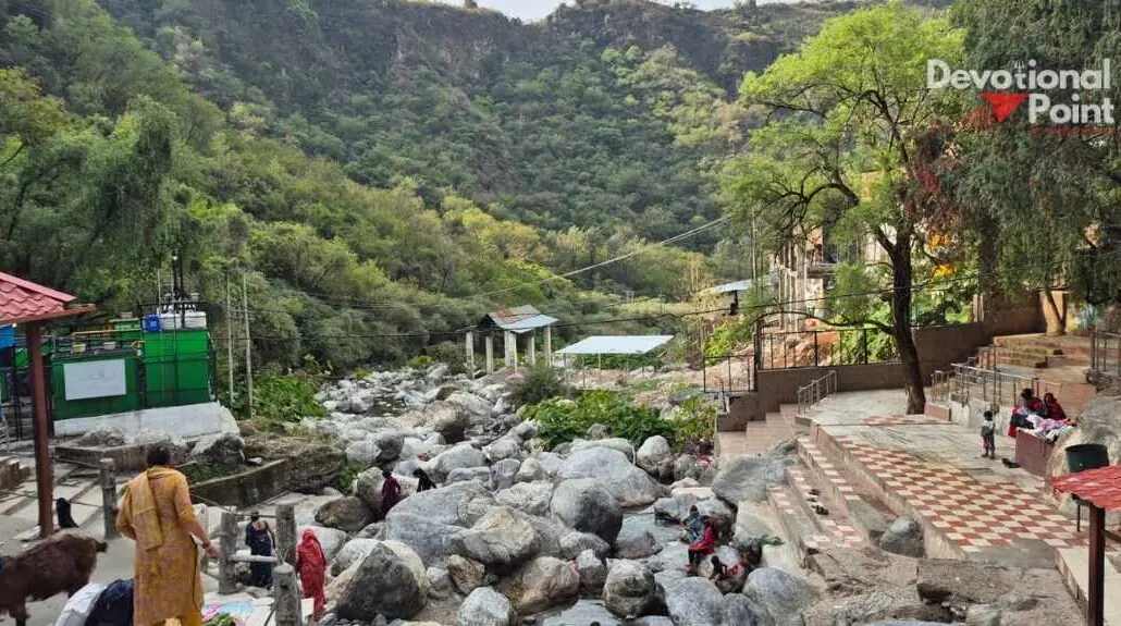 Vaishno Devi Banganga: Distance, Route, History & Significance 9 vaishno devi banganga